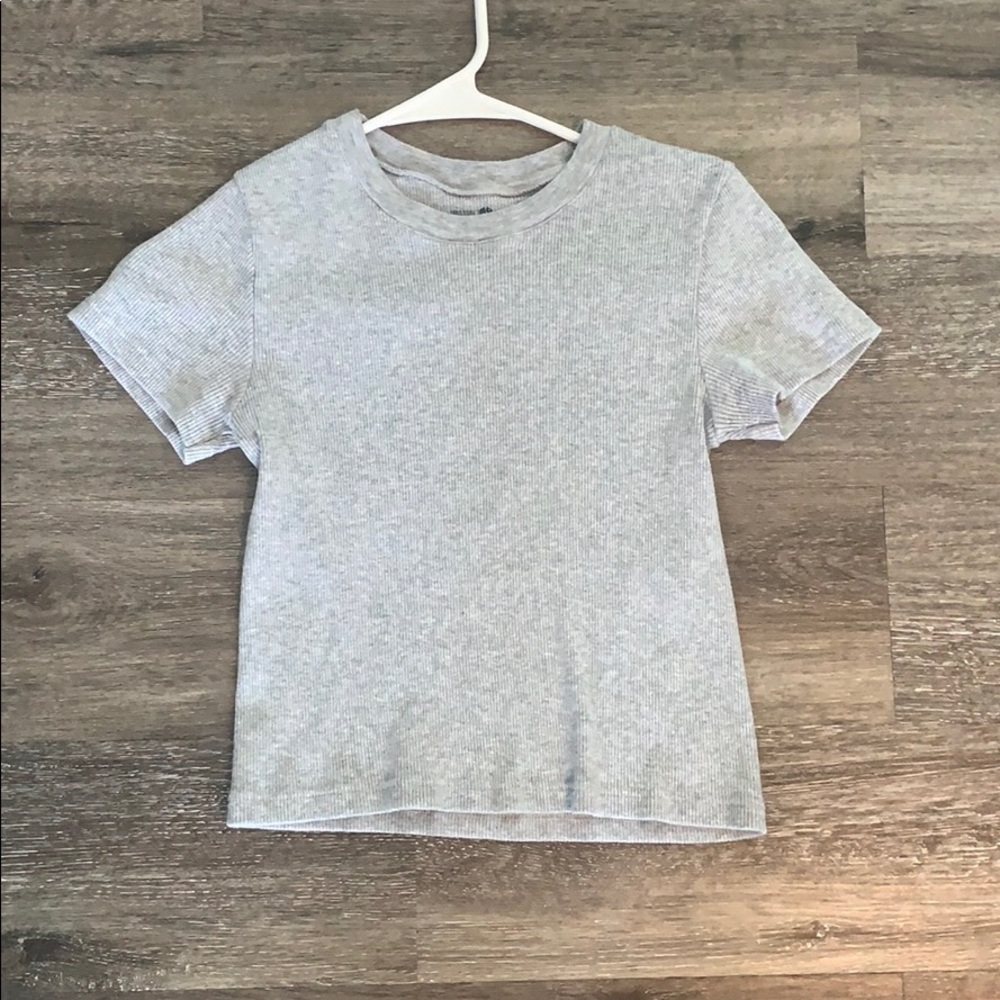 new women’s brandy melville shirt